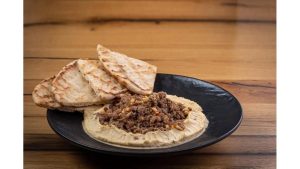 Humus cu carne